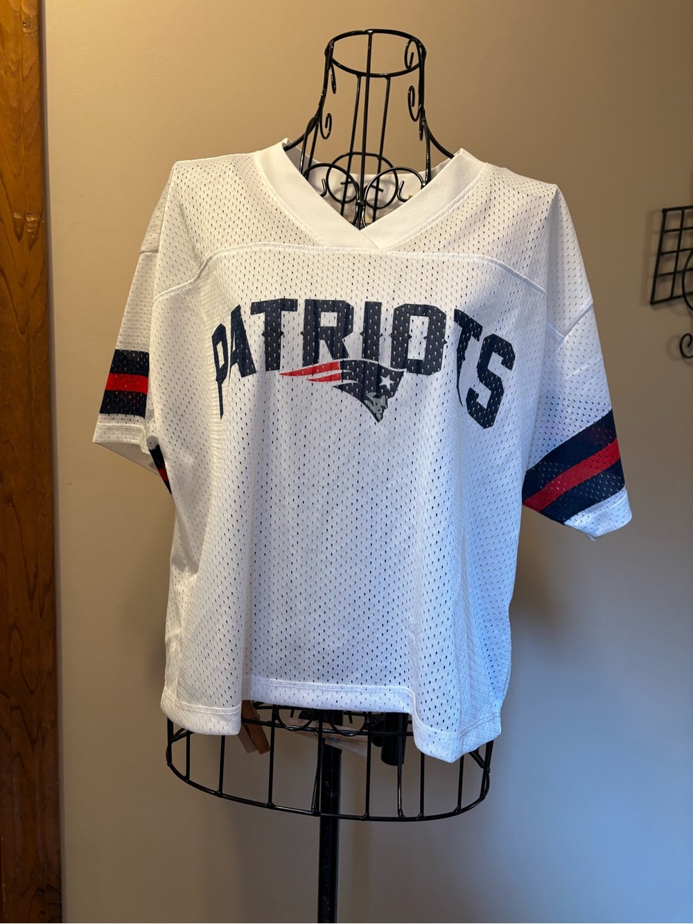 Patriots White Mesh Crop Top - V-Neck Fan Tee